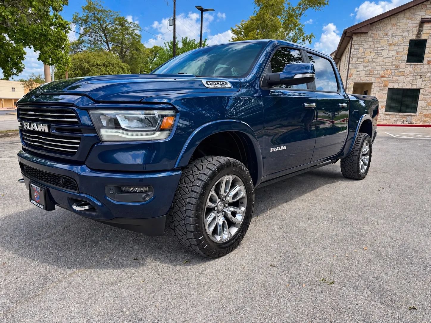 Used 2021 RAM 1500 Laramie w/ Laramie Southwest Edition AWD/4WD image 1