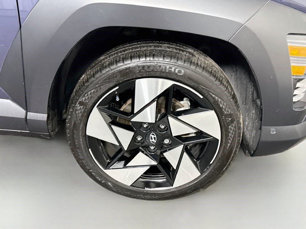Used 2024 Hyundai Kona Limited AWD/4WD image 31