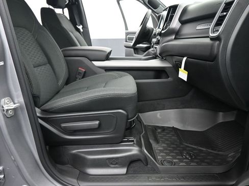 New 2026 RAM 1500 4x4 Crew Cab image 18