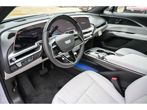 New 2026 Cadillac Lyriq Luxury image 19