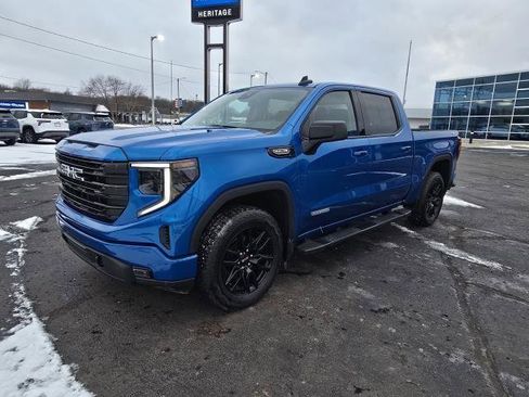 Used 2022 GMC Sierra 1500 Elevation w/ LPO, Elevation Black Package image 4