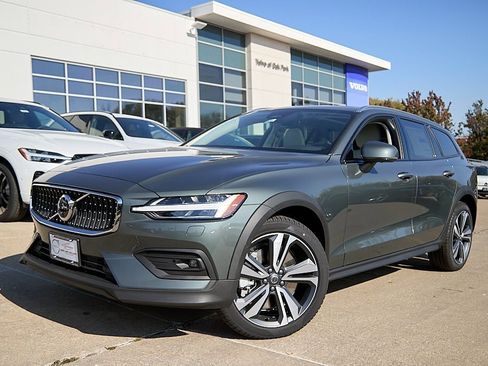 New 2026 Volvo V60 B5 Cross Country Plus w/ Climate Package image 1