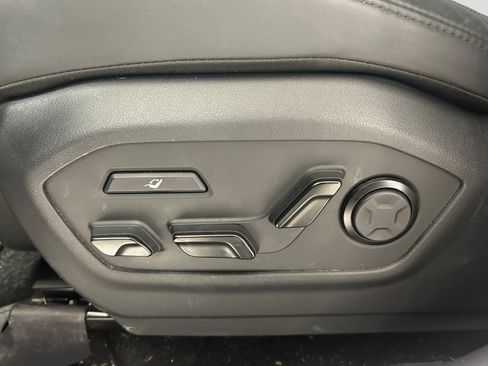 Used 2025 Hyundai Santa Fe Calligraphy FWD image 10