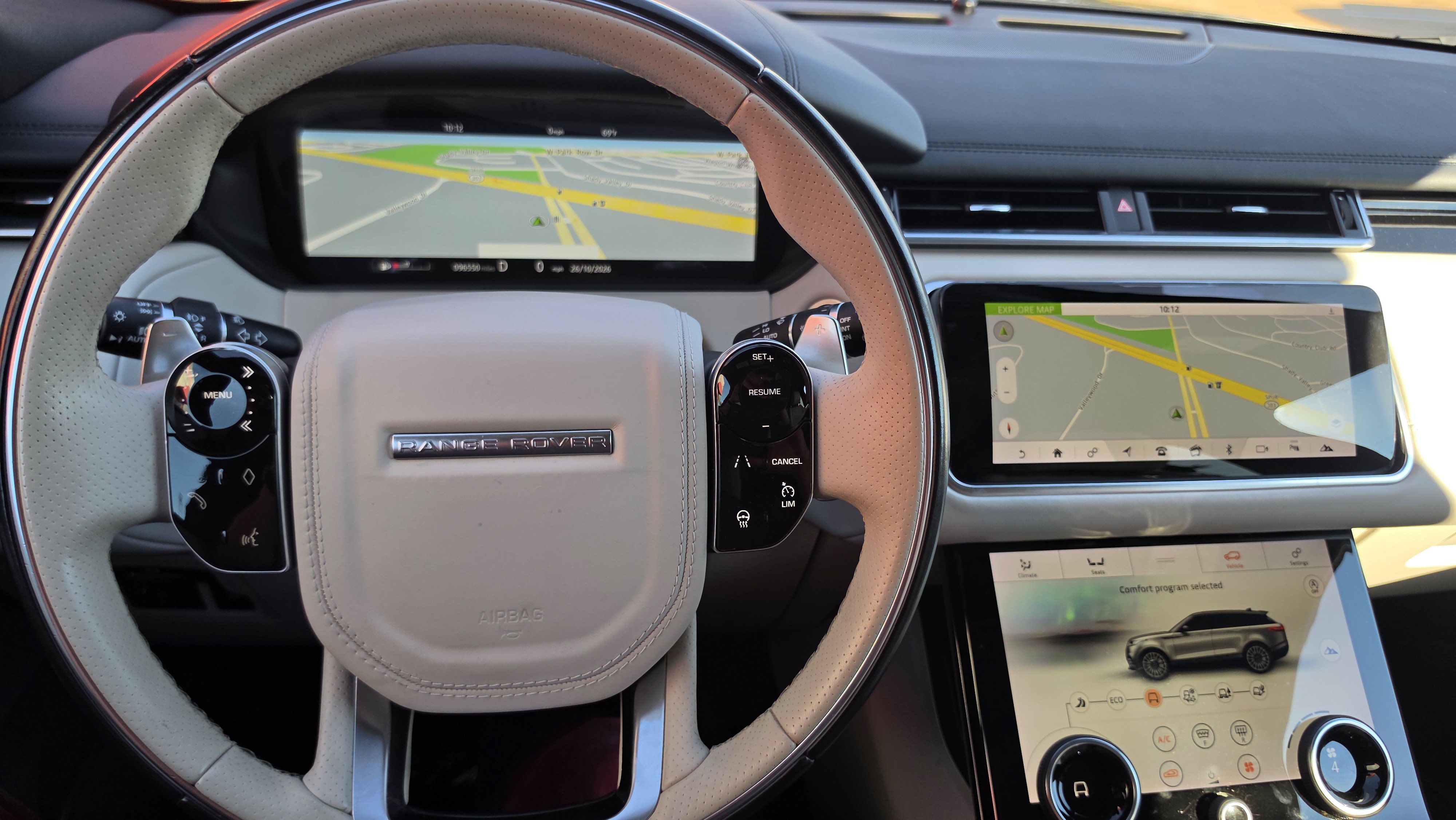 Used 2018 Land Rover Range Rover Velar R-Dynamic SE AWD/4WD image 49