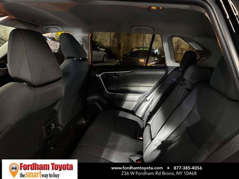 Used 2023 Toyota RAV4 LE AWD/4WD image 12