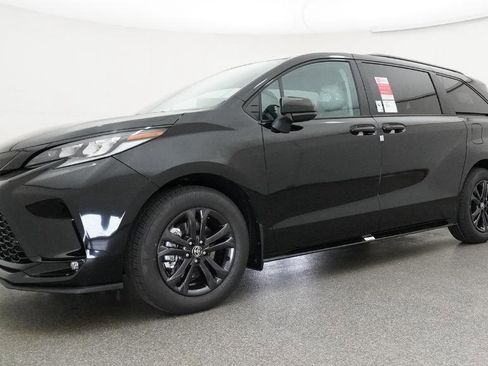 New 2026 Toyota Sienna XSE image 19