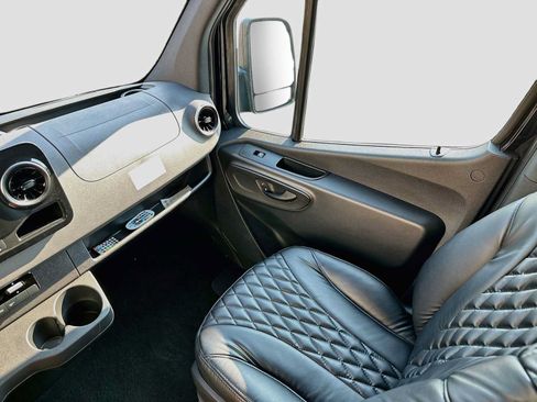 Used 2019 Mercedes-Benz Sprinter 170 image 23