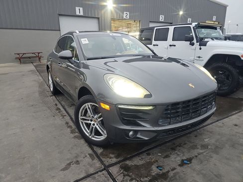 Used 2016 Porsche Macan S image 3