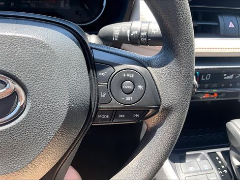 Used 2025 Toyota RAV4 XLE FWD image 23