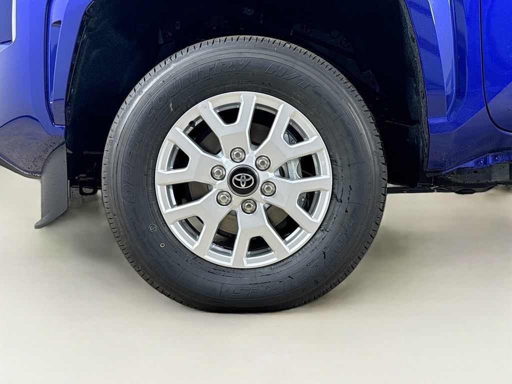 Certified 2025 Toyota Tacoma SR5 AWD/4WD image 25