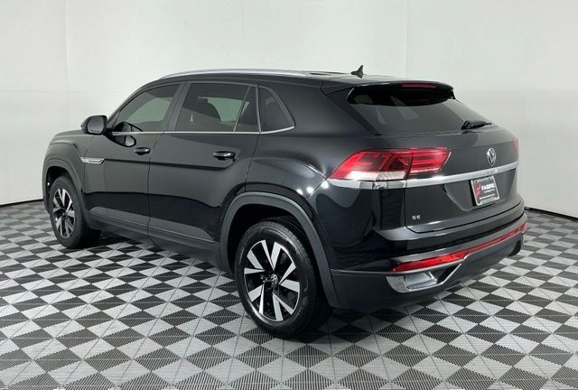 Used 2022 Volkswagen Atlas Cross Sport SE FWD image 5
