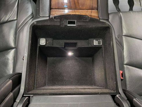 Used 2015 Cadillac Escalade Premium image 32