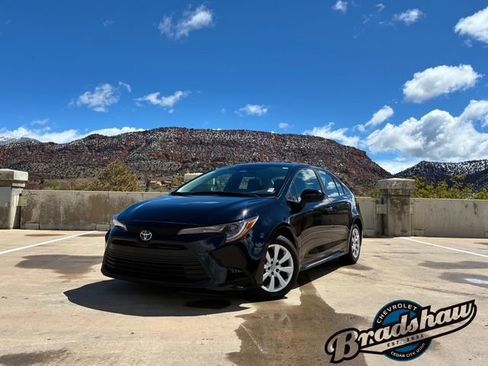 Used 2024 Toyota Corolla LE image 1