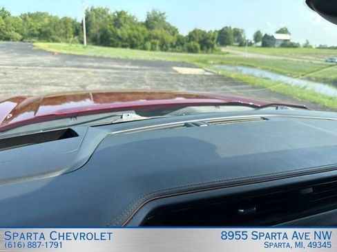 Used 2023 GMC Sierra 1500 AT4 w/ Technology Package AWD/4WD image 30