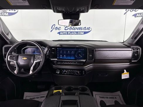 Used 2024 Chevrolet Silverado 1500 LT image 2