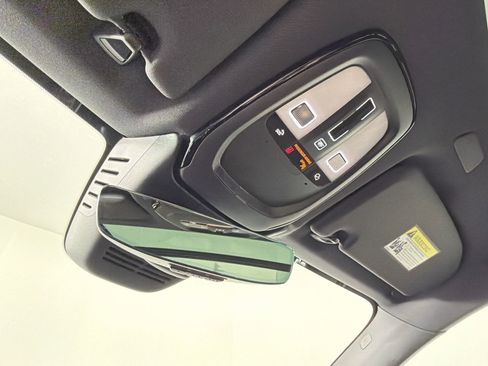 Certified 2023 Volvo XC60 B5 Ultimate w/ Climate Package image 21