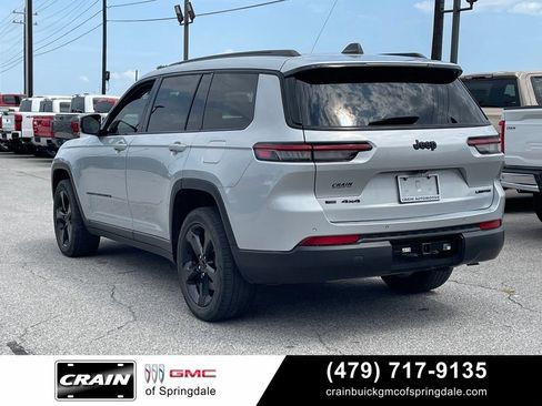 Used 2023 Jeep Grand Cherokee L Limited w/ Black Appearance Package AWD/4WD image 5
