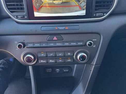 Used 2022 Kia Sportage LX image 22