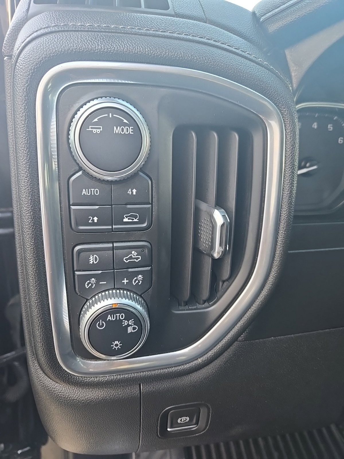 Used 2020 GMC Sierra 1500 Elevation w/ Elevation Value Package AWD/4WD image 23