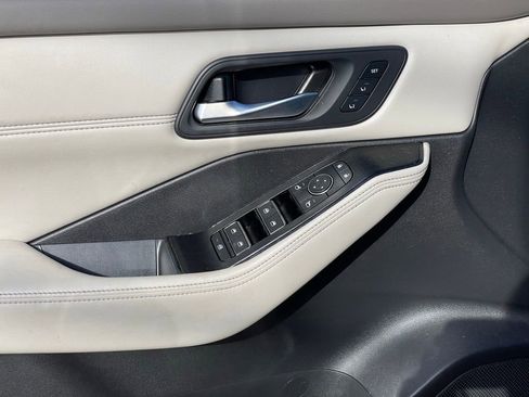 Certified 2022 Nissan Rogue SL w/ SL Premium Package image 12