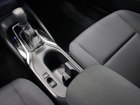 Used 2025 Toyota Corolla LE FWD image 16
