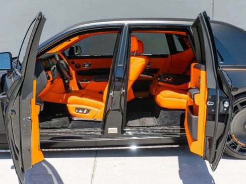 Used 2026 Rolls-Royce Phantom Sedan RWD image 53