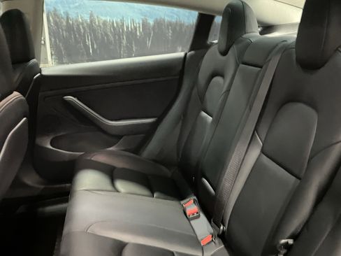 Used 2022 Tesla Model 3 Performance image 15