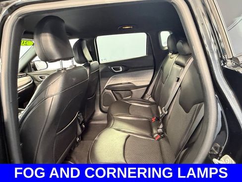 Used 2024 Jeep Compass Latitude AWD/4WD image 8