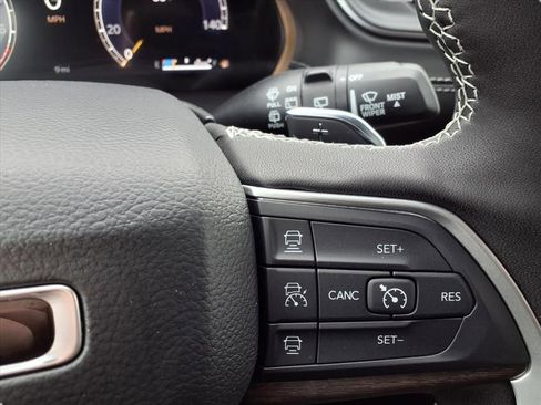 New 2025 Jeep Grand Cherokee Limited w/ Black Appearance Package image 14