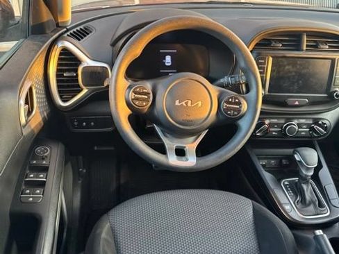 Used 2023 Kia Soul LX FWD image 8