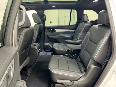 Used 2025 Buick Enclave Preferred w/ Power Package AWD/4WD image 24
