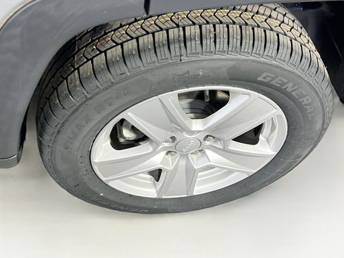 Used 2022 Jeep Compass Latitude w/ Convenience Group image 29