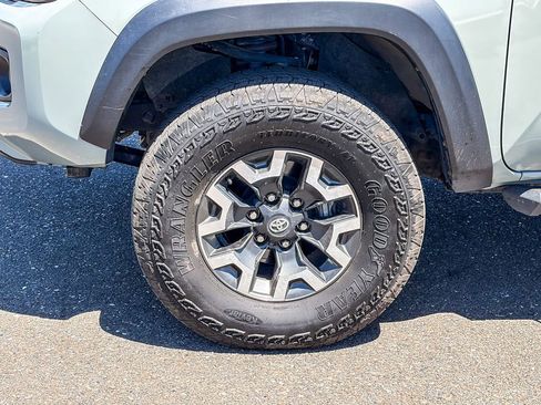 Used 2023 Toyota Tacoma TRD Off-Road AWD/4WD image 18