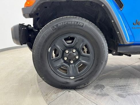 Used 2022 Jeep Gladiator Willys image 9