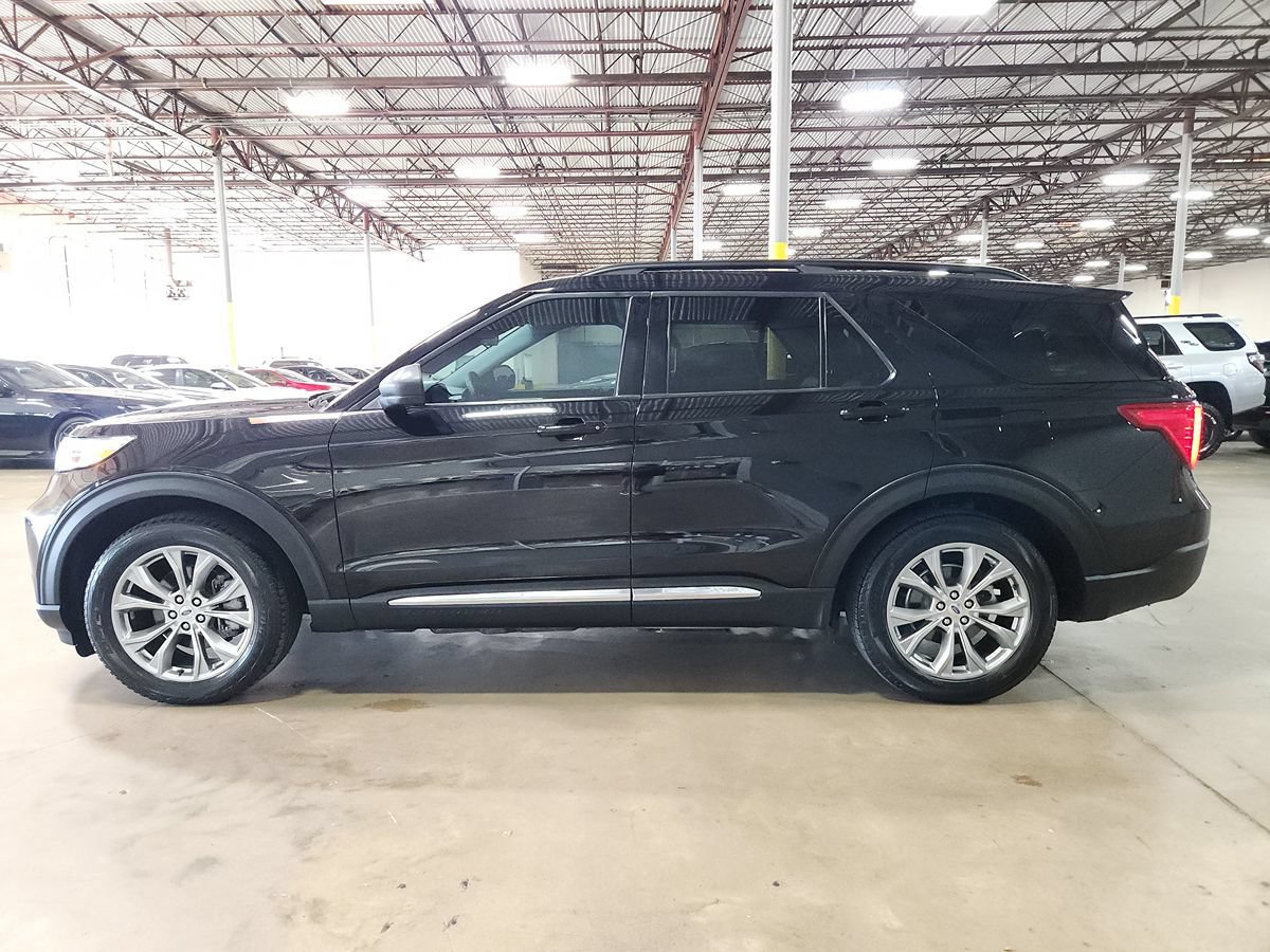 Used 2024 Ford Explorer XLT w/ Equipment Group 202A RWD image 7