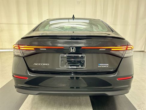 Used 2023 Honda Accord Sport image 3