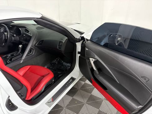 Used 2014 Chevrolet Corvette Stingray Coupe image 26