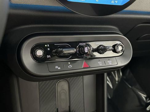 Certified 2025 MINI Cooper 2-Door Hardtop image 19