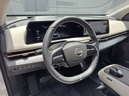 Used 2023 Nissan Ariya AWD image 12