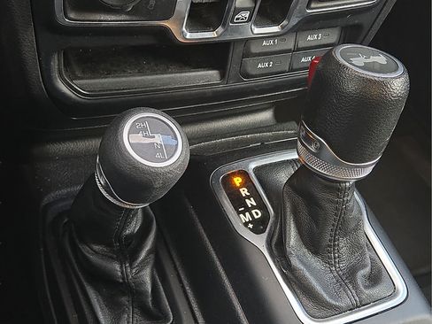 Used 2023 Jeep Wrangler Unlimited Sport AWD/4WD image 15