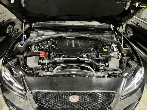 Used 2017 Jaguar F-PACE Prestige image 47