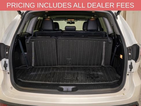 Used 2016 Toyota Highlander XLE FWD image 5