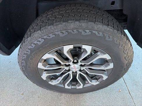 Used 2023 GMC Canyon Denali AWD/4WD image 5
