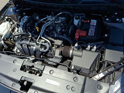 Certified 2024 Nissan Altima 2.5 SV w/ SV Premium Package FWD image 28
