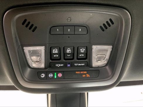 Used 2023 Chevrolet Traverse RS AWD/4WD image 27