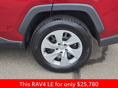Used 2022 Toyota RAV4 LE image 39