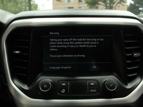 Used 2020 GMC Acadia SLE w/ Driver Convenience Package FWD image 32