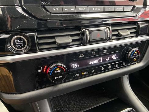 Used 2022 Nissan Pathfinder SV image 24