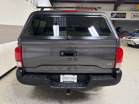 Used 2017 Toyota Tacoma TRD Off-Road w/ Tow Package (A/T) AWD/4WD image 36