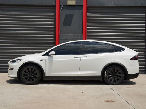 Used 2023 Tesla Model X AWD/4WD image 3
